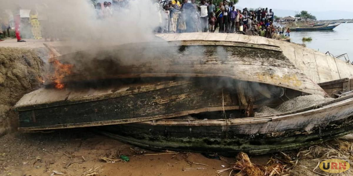 Over 1000 fishing boats burnt on lake Albert
