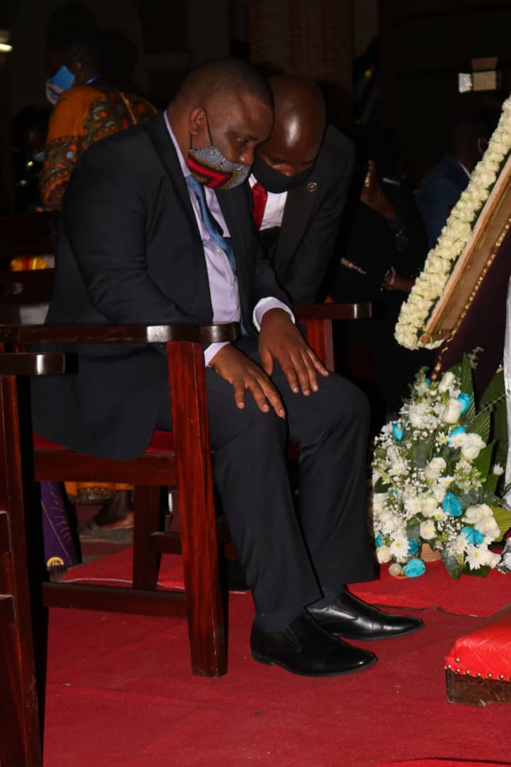 Lord Mayor collapses during prayers of Late. Dr. Lwanga