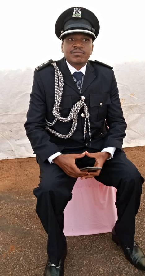 Senior cop dies of covid19 ⁩as cases surge.