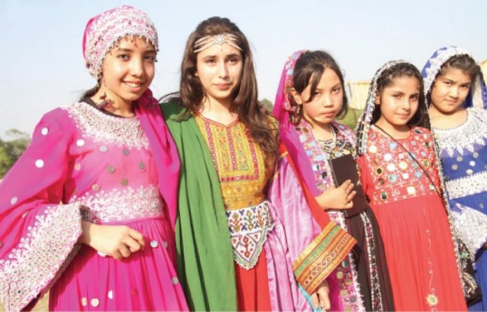 Afghan refuguees begin to arrive in Uganda