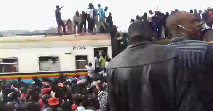 Video: Heavy jam at Kireka after 2 UPDF soldiers die in a train crash.