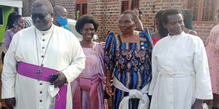 Aging sisters in thanks giving after healing from covid19