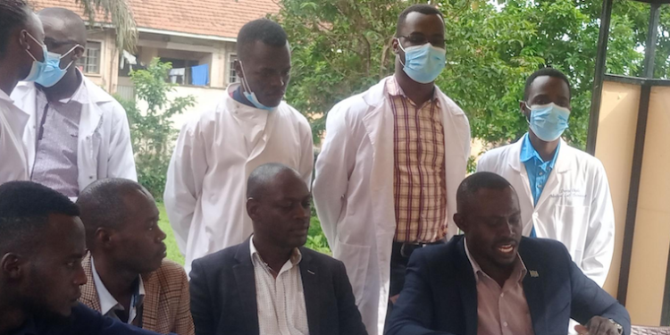 Lab technicians join medical workers’ strike 