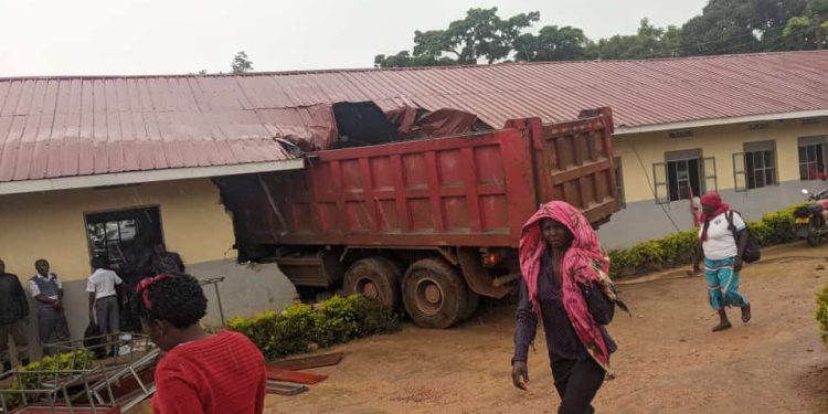 Sino truck kills, injures students in Gomba