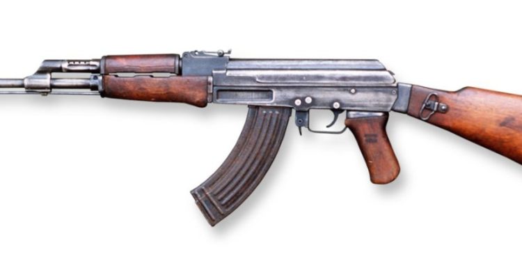 Armed Thugs Shoot , Rob Mobile Money Agents Along Busabala Road