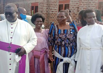 Aging sisters in thanks giving after healing from covid19