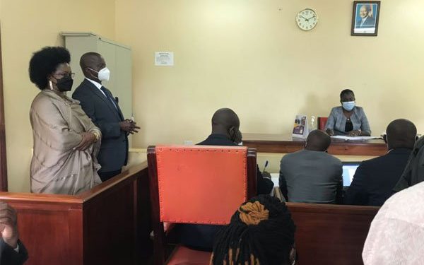 Pasiita Bugingo ne Makula bavunaniddwa ogw’obwenzi