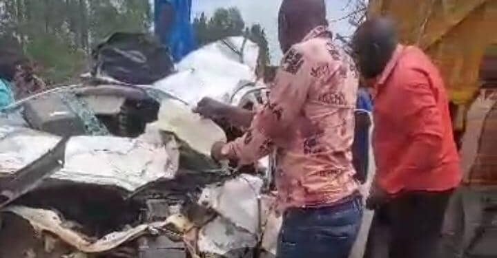 VIDEO: Several feared dead as sugarcane truck crashes into WISH